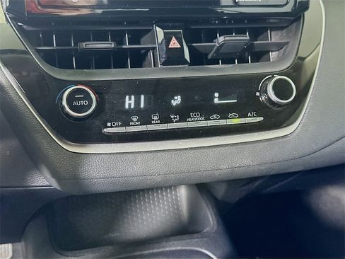 Used 2022 Toyota Corolla LE image 26