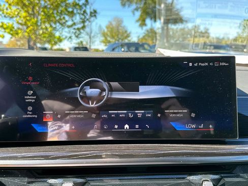 New 2026 BMW X7 xDrive40i w/ Executive Package image 19