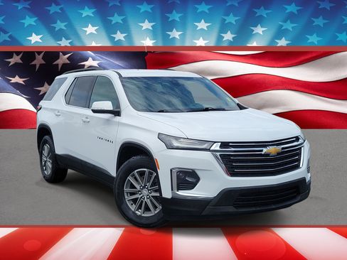 Used 2023 Chevrolet Traverse LT FWD image 1