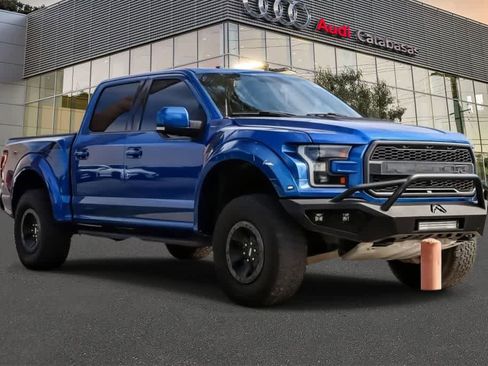 Used 2017 Ford F150 Raptor w/ Equipment Group 802A Luxury AWD/4WD image 3