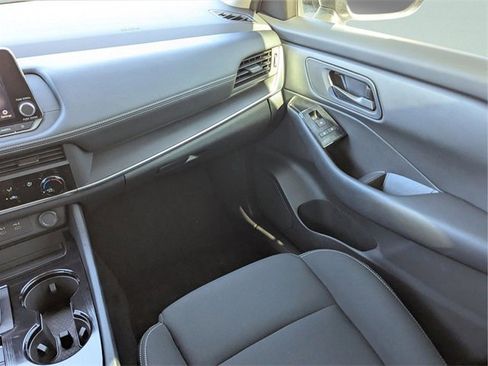 Certified 2025 Nissan Rogue S image 17