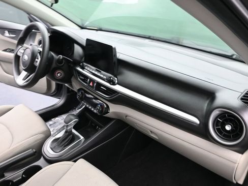 Used 2019 Kia Forte LXS image 15