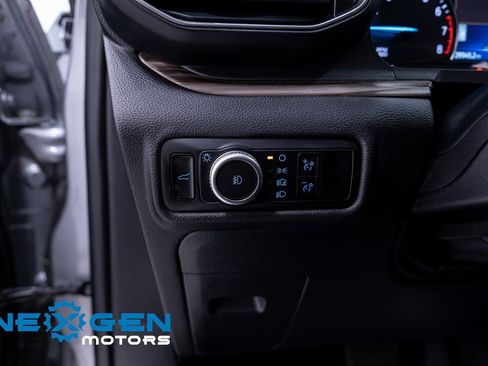 Used 2023 Ford Explorer Limited image 21