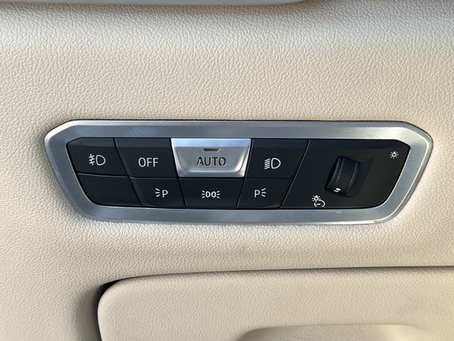 Used 2021 BMW X5 sDrive40i w/ Premium Package RWD image 37