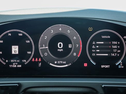 Used 2025 Porsche Cayenne image 37