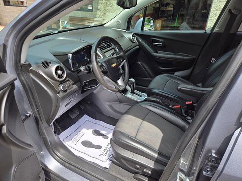Used 2015 Chevrolet Trax LT w/ LT Plus Package AWD/4WD image 9