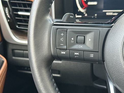 Used 2024 Nissan Rogue Platinum FWD image 27