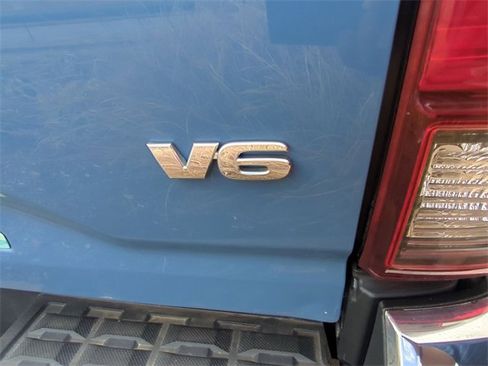 Used 2019 Toyota Tacoma 4x4 Double Cab image 10