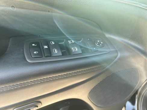 Used 2022 Jeep Grand Cherokee Limited w/ Tech Group AWD/4WD image 38