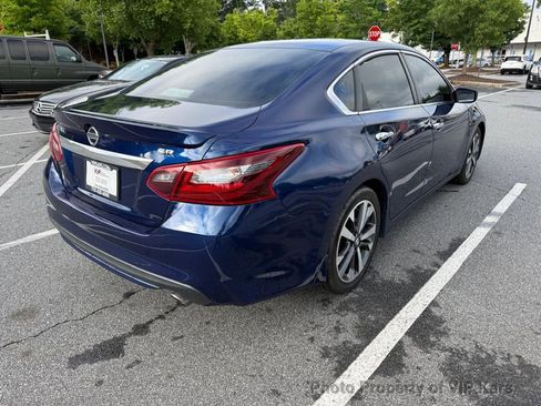 Used 2017 Nissan Altima 2.5 SR FWD image 5