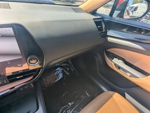 Used 2023 Lexus NX 250 FWD w/ Towing Package (2000 Lbs) image 4