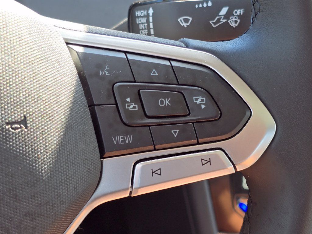Used 2026 Volkswagen Jetta SE FWD image 13