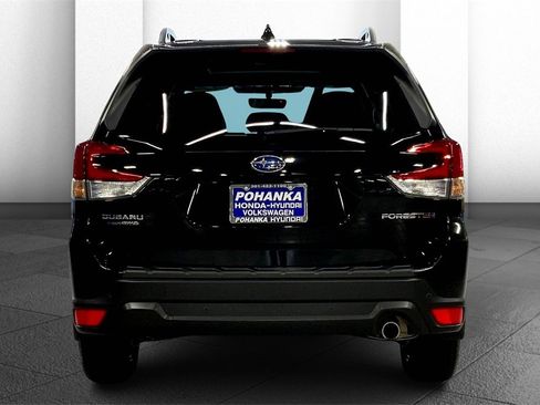 Used 2022 Subaru Forester Limited image 3