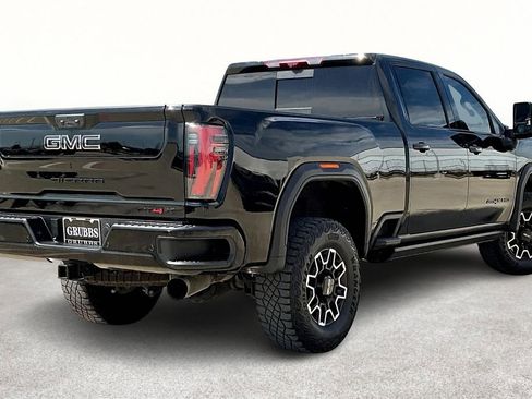 Used 2024 GMC Sierra 2500 AT4X image 2