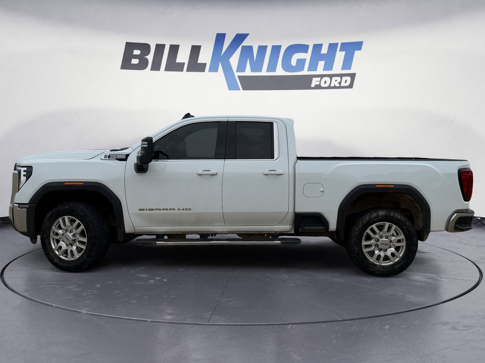 Used 2024 GMC Sierra 2500 SLE w/ SLE Value Package; AWD/4WD image 2