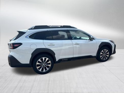 Used 2023 Subaru Outback Touring XT AWD/4WD image 5