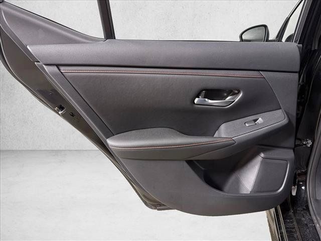 Used 2025 Nissan Sentra SR FWD image 21