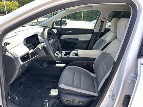 Used 2024 Honda Prologue EX image 16