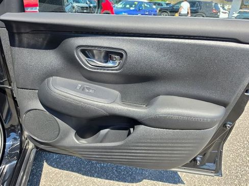 Certified 2024 Honda HR-V LX image 10