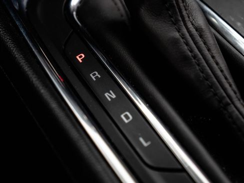 Used 2019 Chevrolet Traverse Premier w/ Redline Edition AWD/4WD image 26