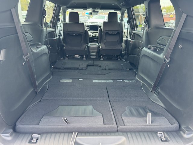 New 2027 Chrysler Pacifica Select w/ Family Tech Group FWD image 33