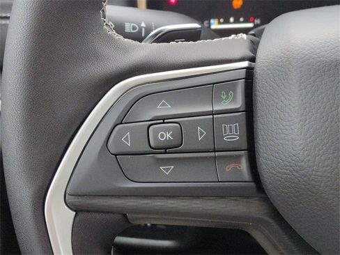 New 2025 Jeep Grand Cherokee Altitude image 24