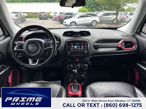 Used 2015 Jeep Renegade Trailhawk w/ Premium Leather Group AWD/4WD image 18