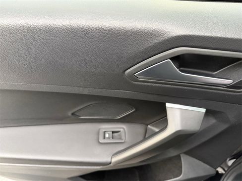 Used 2021 Volkswagen Tiguan S image 28