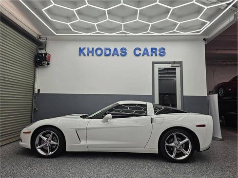 Used 2011 Chevrolet Corvette Coupe w/ Preferred Equipment Group RWD image 1