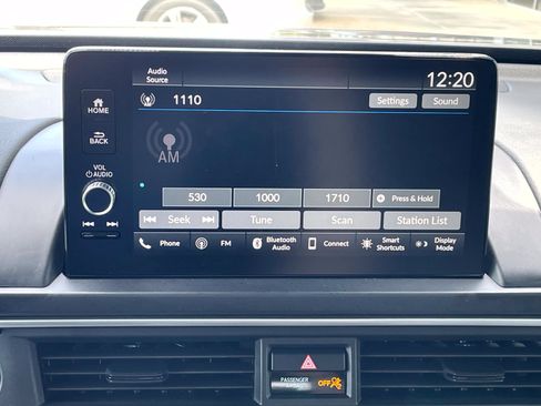 Used 2025 Honda Pilot EX-L image 16