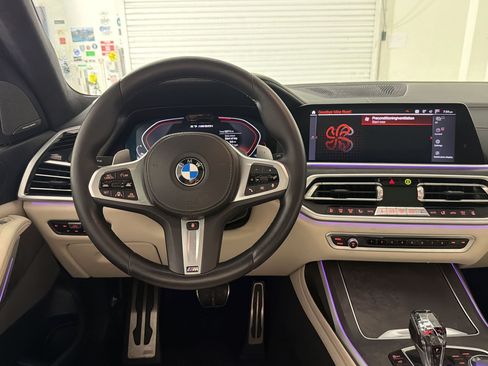 Used 2022 BMW X7 M50i AWD/4WD image 30
