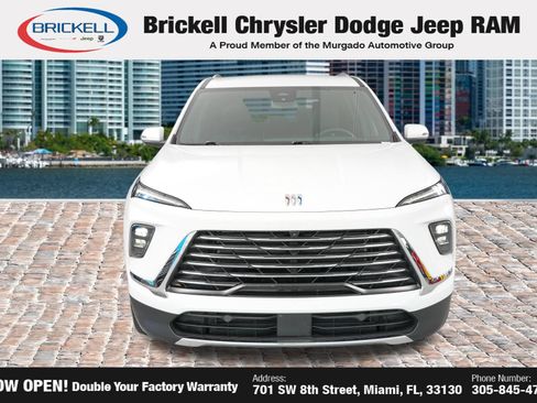 Used 2025 Buick Enclave Preferred FWD image 3