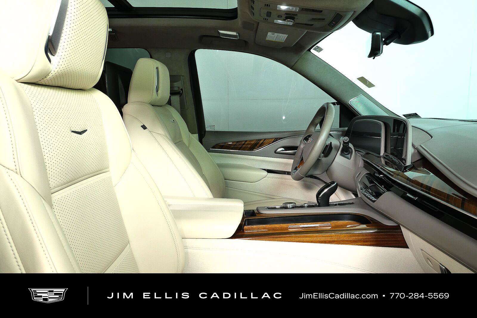 Used 2023 Cadillac Escalade ESV Sport Platinum w/ LPO, ONYX Package AWD/4WD image 21