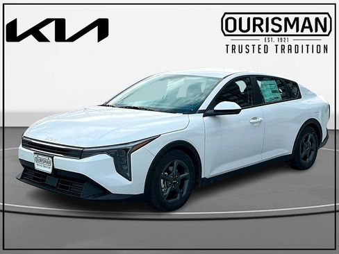 New 2025 Kia K4 FWD image 2