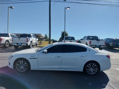 Used 2022 Maserati Quattroporte Modena image 4