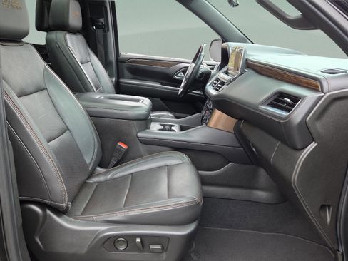 Used 2021 Chevrolet Tahoe High Country w/ Premium Package AWD/4WD image 19
