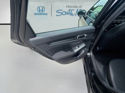 Certified 2025 Honda Civic Sport image 24