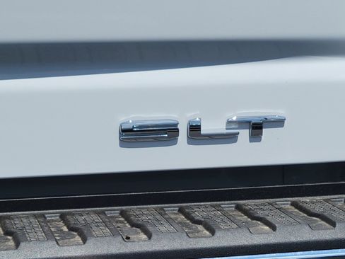 New 2025 GMC Sierra 2500 SLT w/ SLT Premium Package image 10