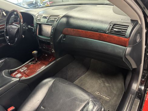 Used 2009 Lexus LS 460 AWD w/ Comfort Seating Pkg image 15