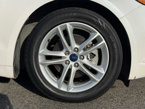 Used 2018 Ford Fusion SE image 14