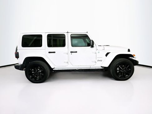 Used 2024 Jeep Wrangler Sahara image 10