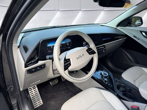 Used 2023 Kia Niro Wave w/ Wave Preserve Package FWD image 10