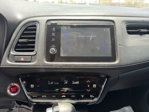 Used 2020 Honda HR-V Touring image 34