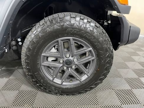 Used 2026 Jeep Wrangler Unlimited Sport AWD/4WD image 9