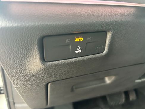 New 2026 Volkswagen Tiguan SE image 54