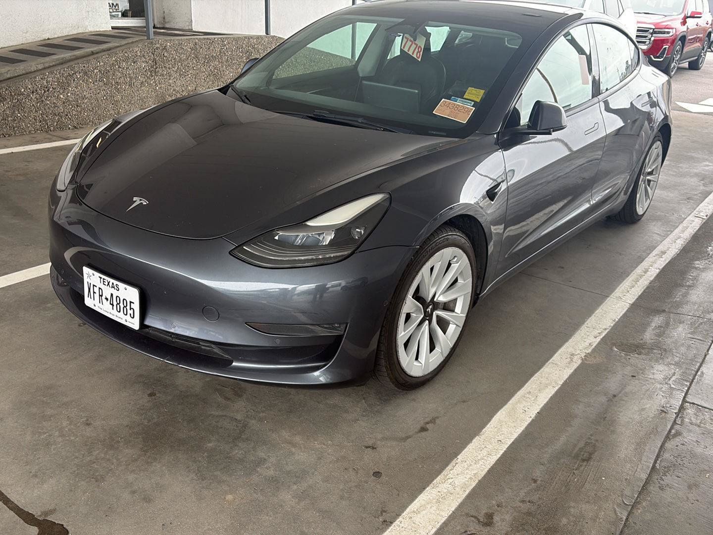 Used 2022 Tesla Model 3 Standard Range RWD image 1