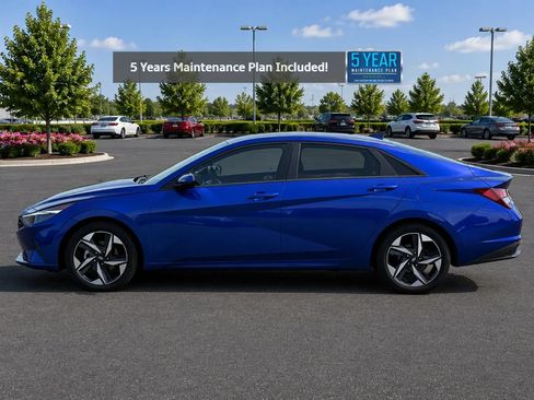 Used 2023 Hyundai Elantra SEL w/ Convenience Package FWD image 2
