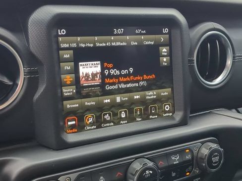 Used 2022 Jeep Wrangler Unlimited Sahara w/ LED Lighting Group AWD/4WD image 12