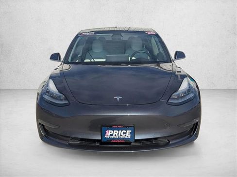 Used 2020 Tesla Model 3 Performance image 2