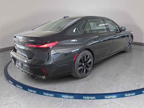 Certified 2024 BMW 760i xDrive w/ Luxury Rear Seating Package image 7